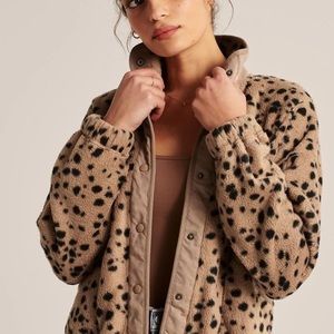 Abercrombie and Fitch cheetah fleece sz M